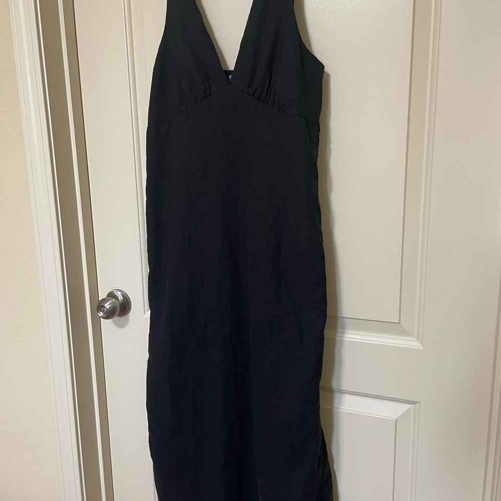 Old Navy Black V-Neck Linen Maxi Dress - Size Medium
